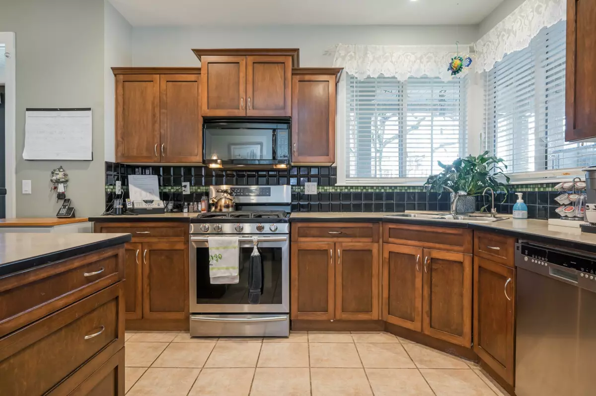 Bedroom 2 Photo of 5877 Garrison Boulevard, Chilliwack, BC