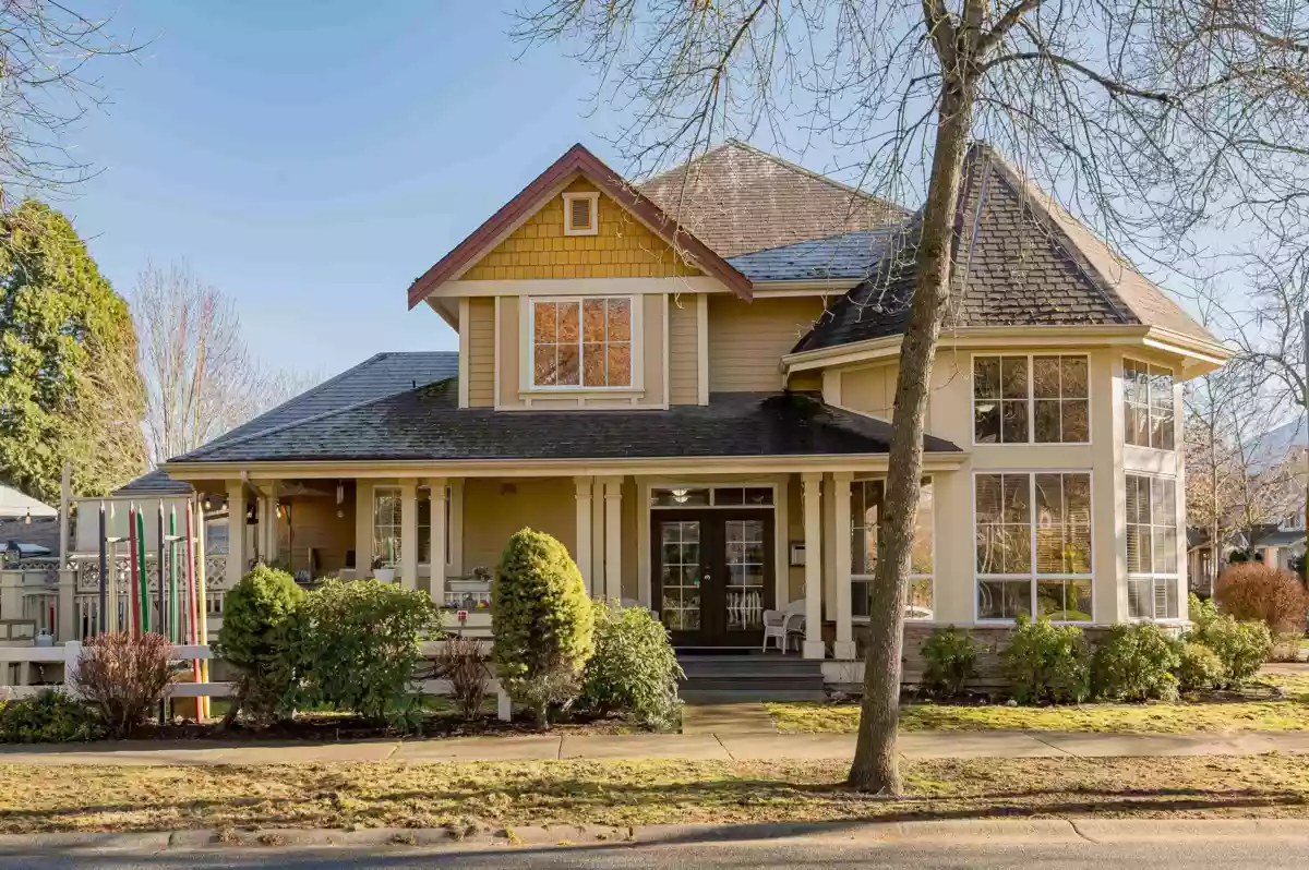 Family Room Photo of 5877 Garrison Boulevard, Chilliwack, BC