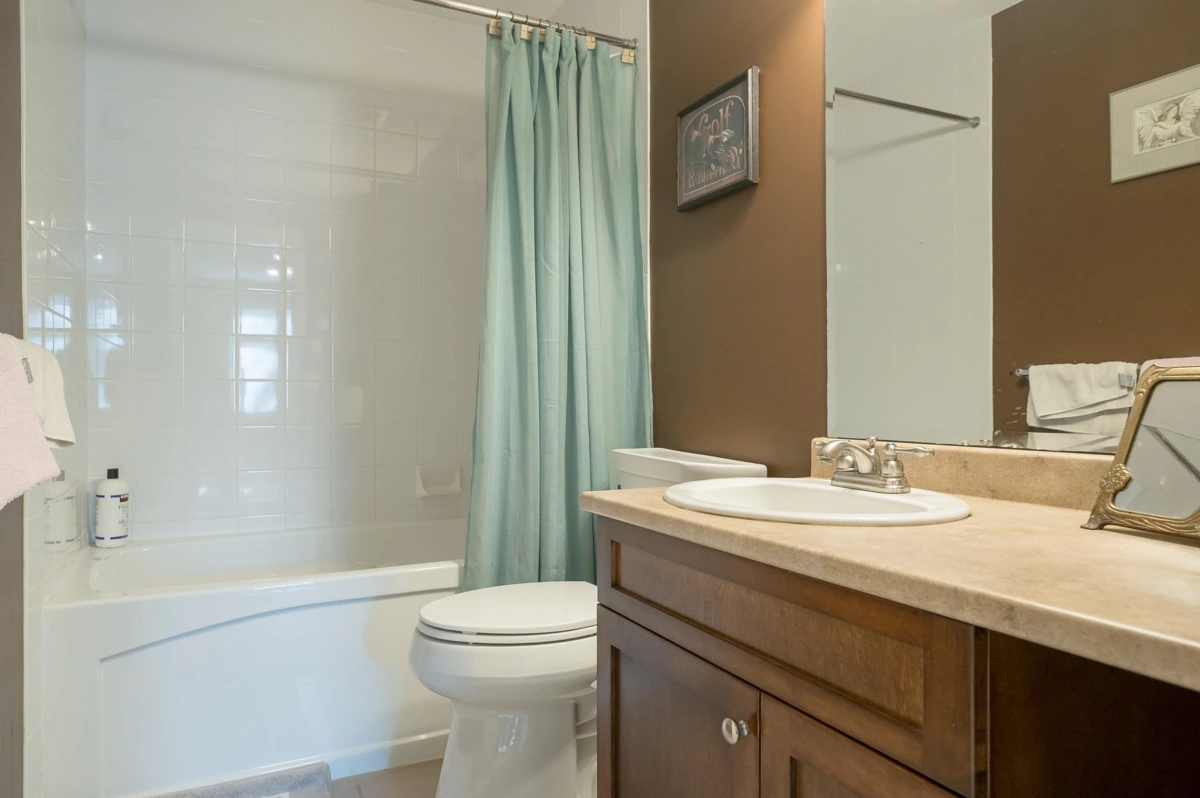 Garage Interior Photo of 5877 Garrison Boulevard, Chilliwack, BC