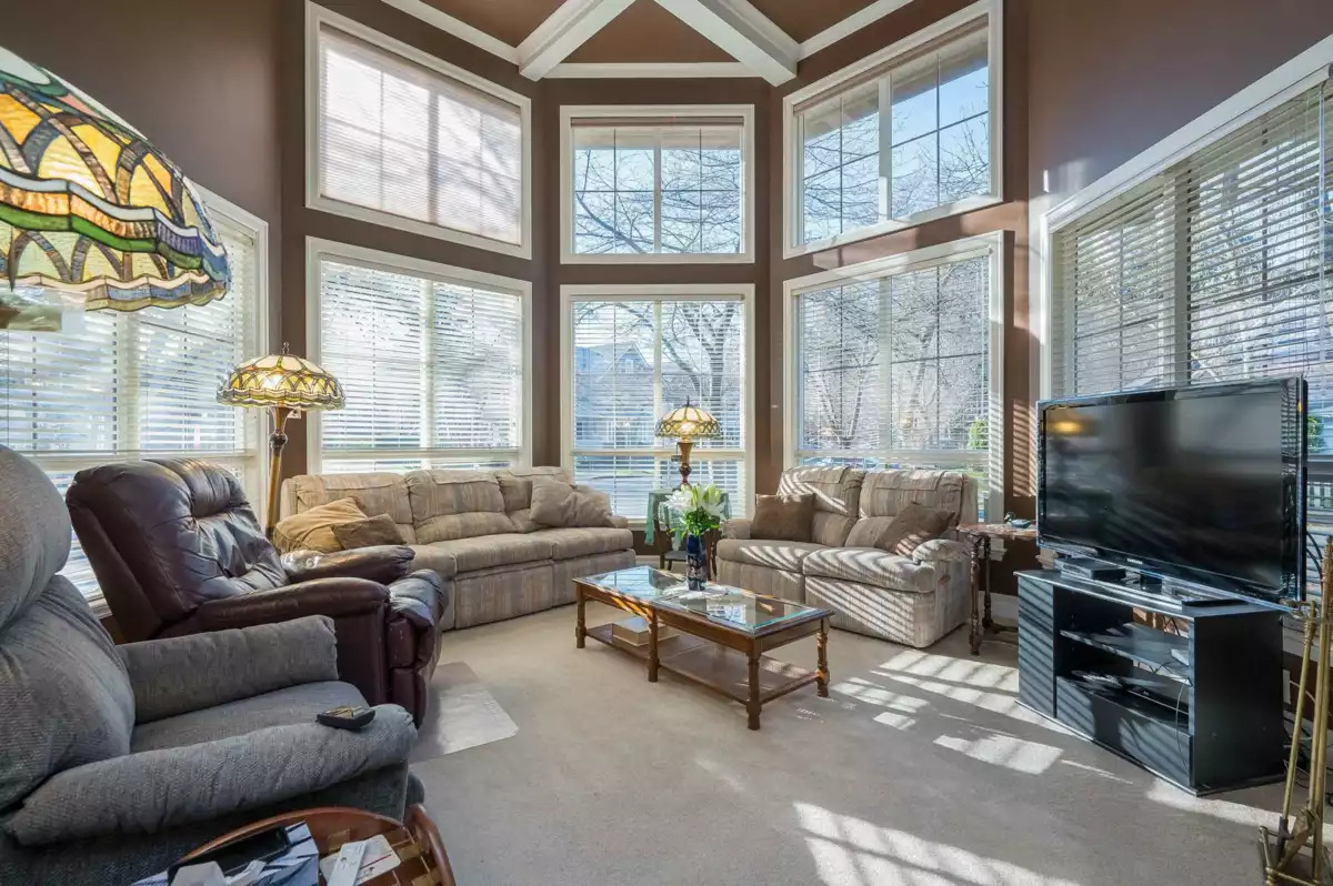 Kitchen Island Photo of 5877 Garrison Boulevard, Chilliwack, BC