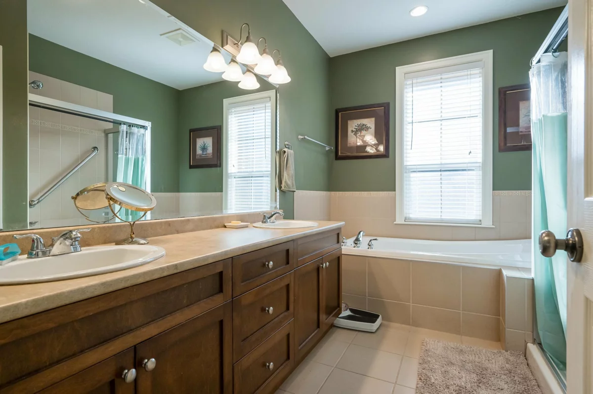 Powder Room Photo of 5877 Garrison Boulevard, Chilliwack, BC