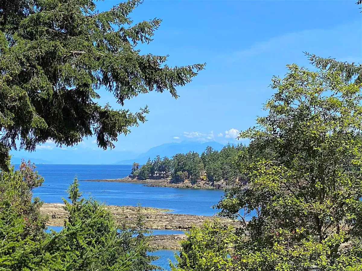 Dining Area Photo of 1645 Sturdies Bay Road, Galiano Island, BC