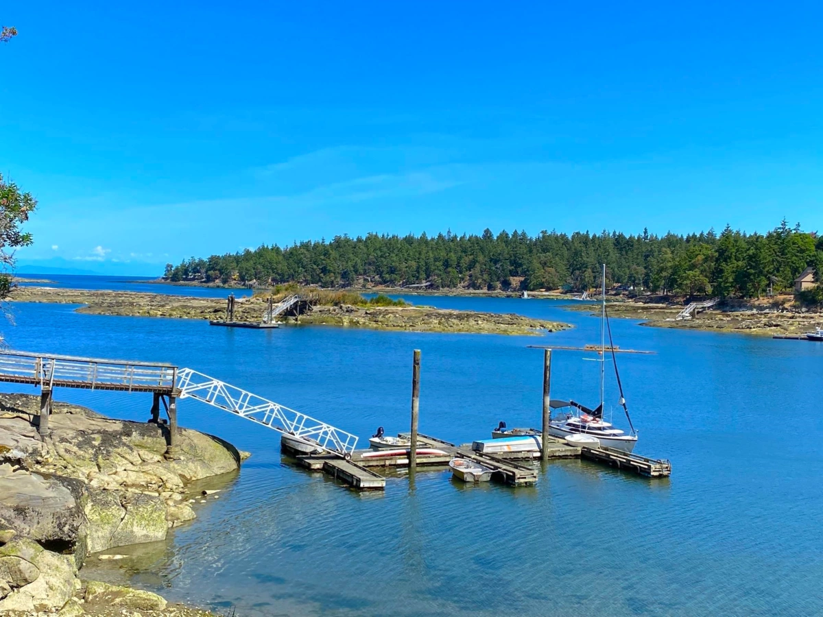 Family Room Photo of 1645 Sturdies Bay Road, Galiano Island, BC