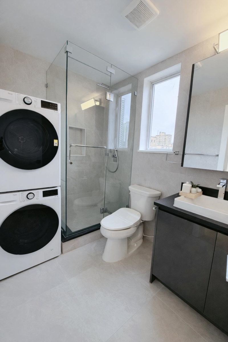 Walk-In Closet Photo of 802 1150 Bute Street, Vancouver, BC