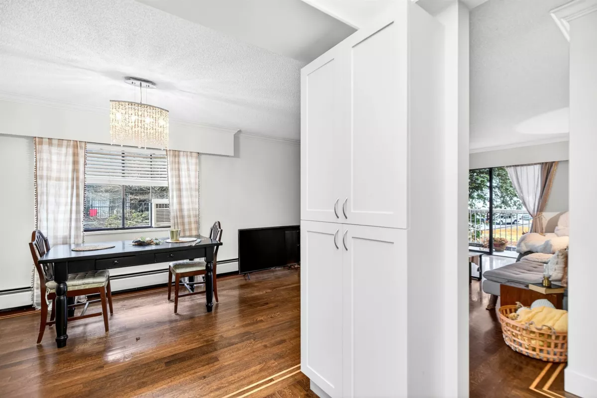 Dining Area Photo of 208 11957 223 Street, Maple Ridge, BC