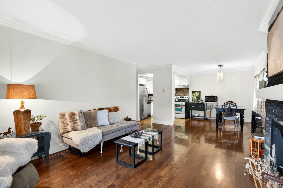 Kitchen Photo of 208 11957 223 Street, Maple Ridge, BC