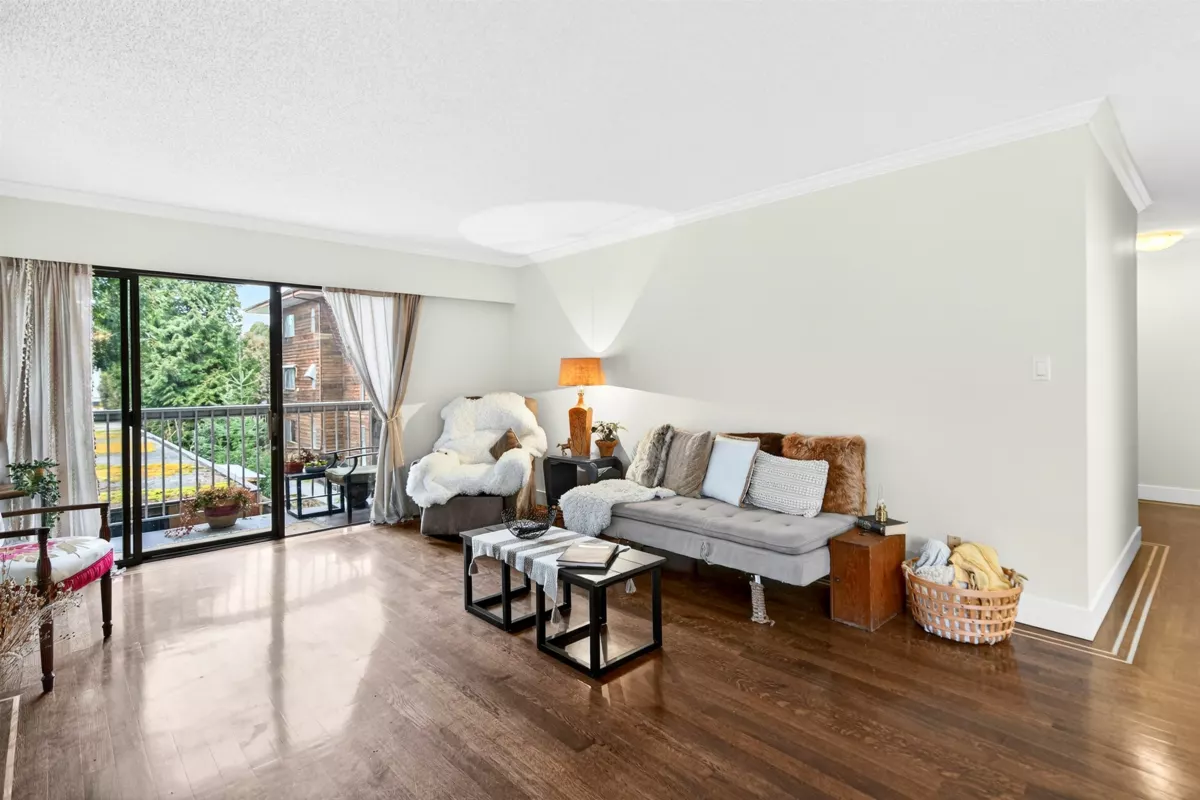 Primary Bathroom Photo of 208 11957 223 Street, Maple Ridge, BC