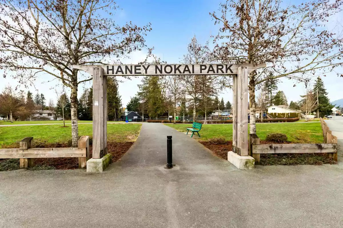 Swimming Pool Photo of 208 11957 223 Street, Maple Ridge, BC