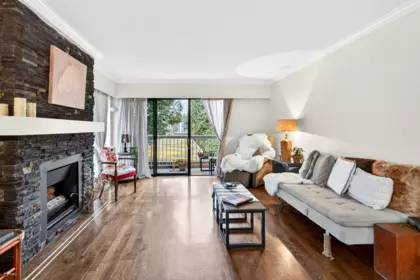 208 11957 223 Street, Maple Ridge, BC, Maple Ridge — 2 bed apartment/condo for sale