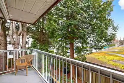 Staircase Photo of 208 11957 223 Street, Maple Ridge, BC