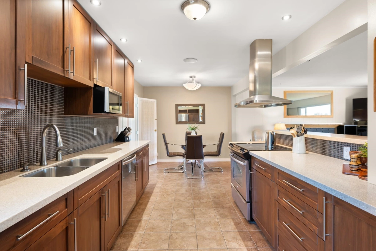 Kitchen Photo of 5118 Cooper Place, Delta, BC