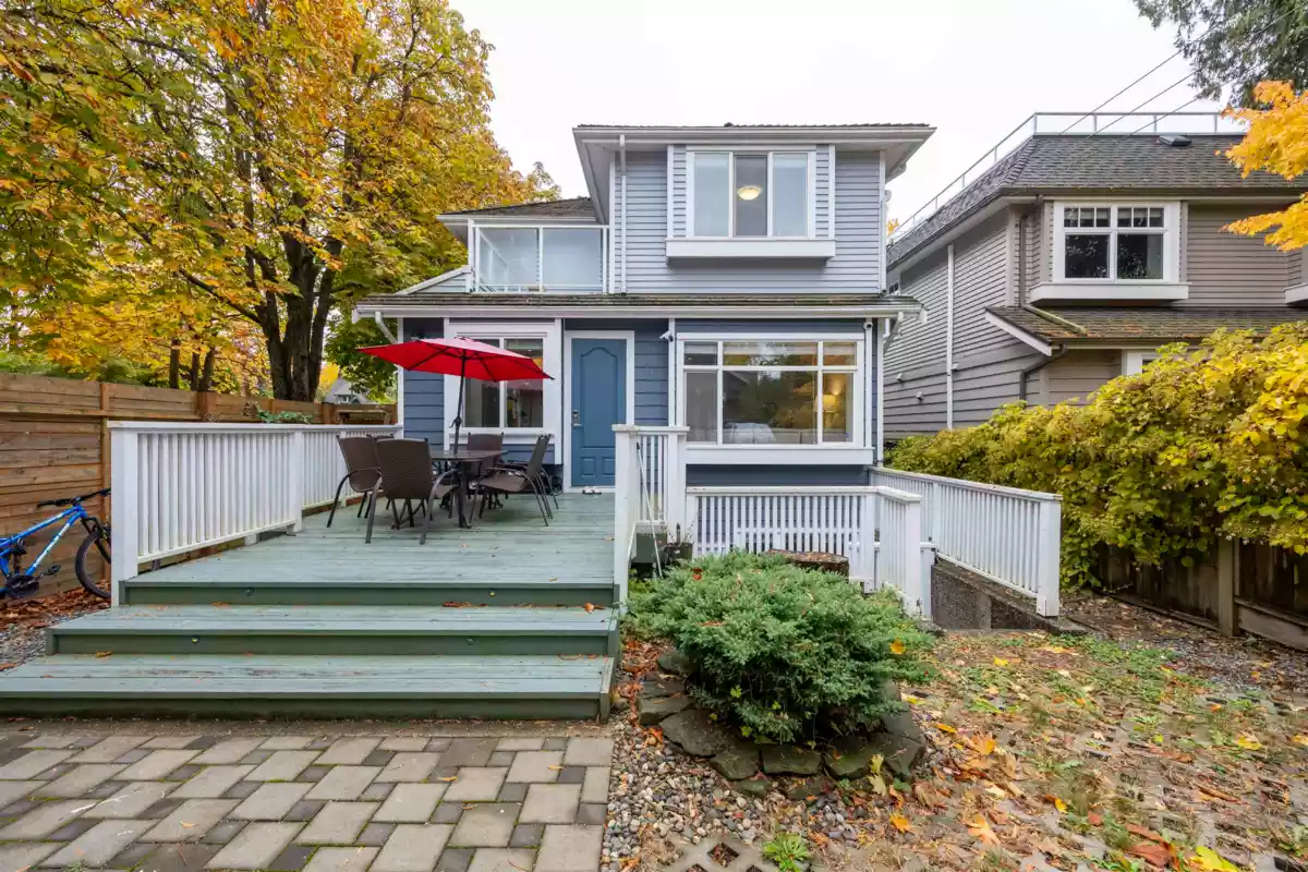 Backyard Photo of 4203 W 14th Avenue, Vancouver, BC