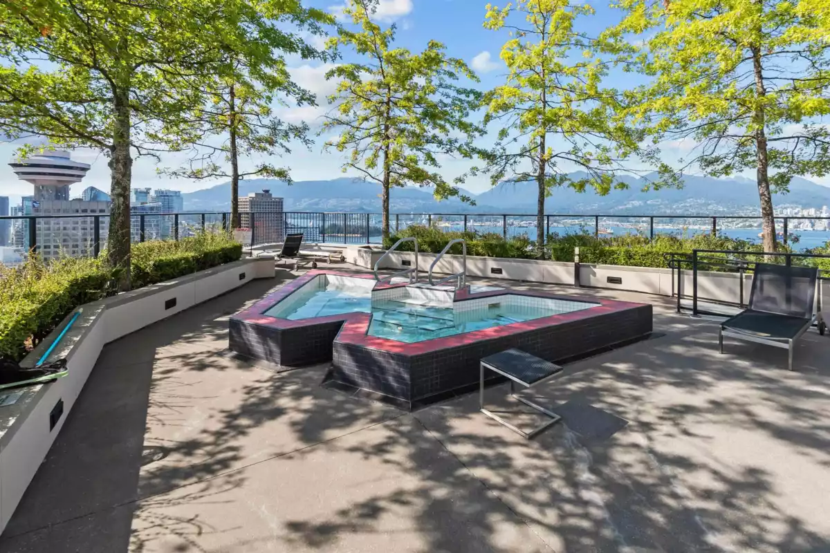 Kitchen Island Photo of 3304 128 W Cordova Street, Vancouver, BC