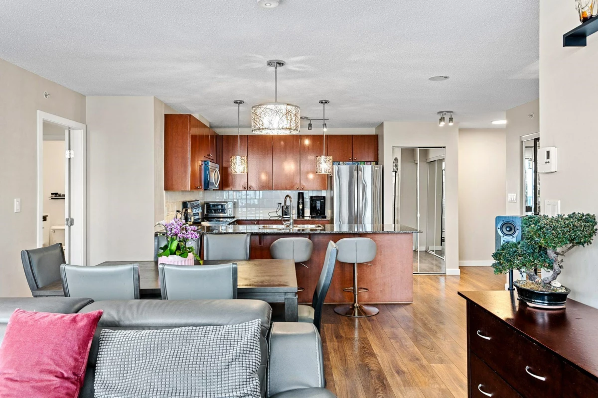 Breakfast Nook Photo of 1106 610 Victoria Street, New Westminster, BC