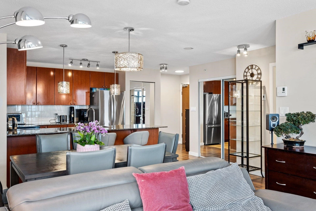 Kitchen Island Photo of 1106 610 Victoria Street, New Westminster, BC
