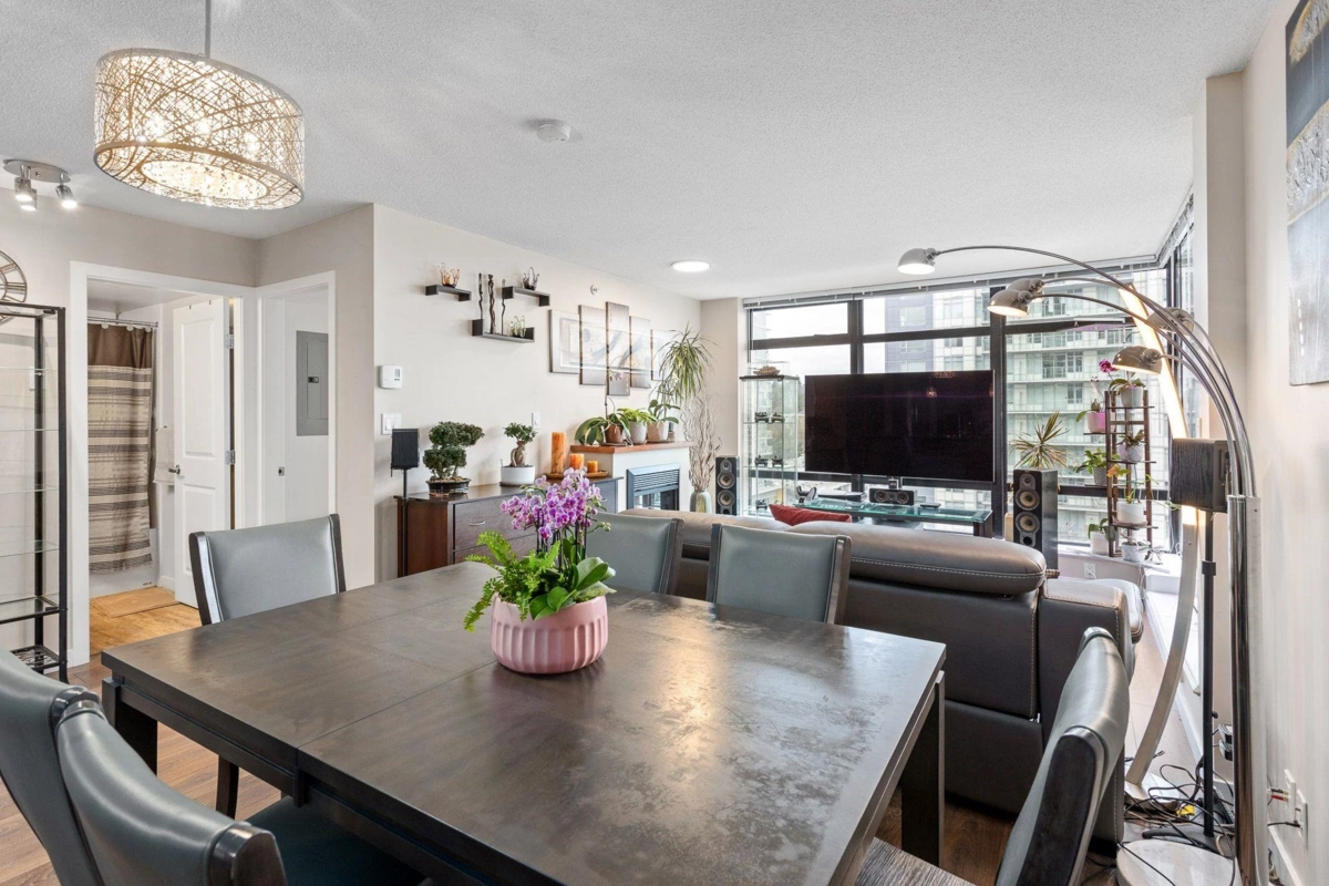 Kitchen Photo of 1106 610 Victoria Street, New Westminster, BC