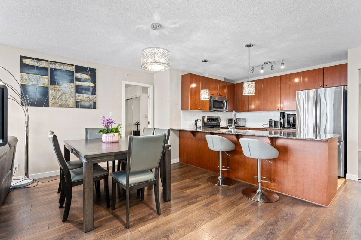 Primary Bedroom Photo of 1106 610 Victoria Street, New Westminster, BC