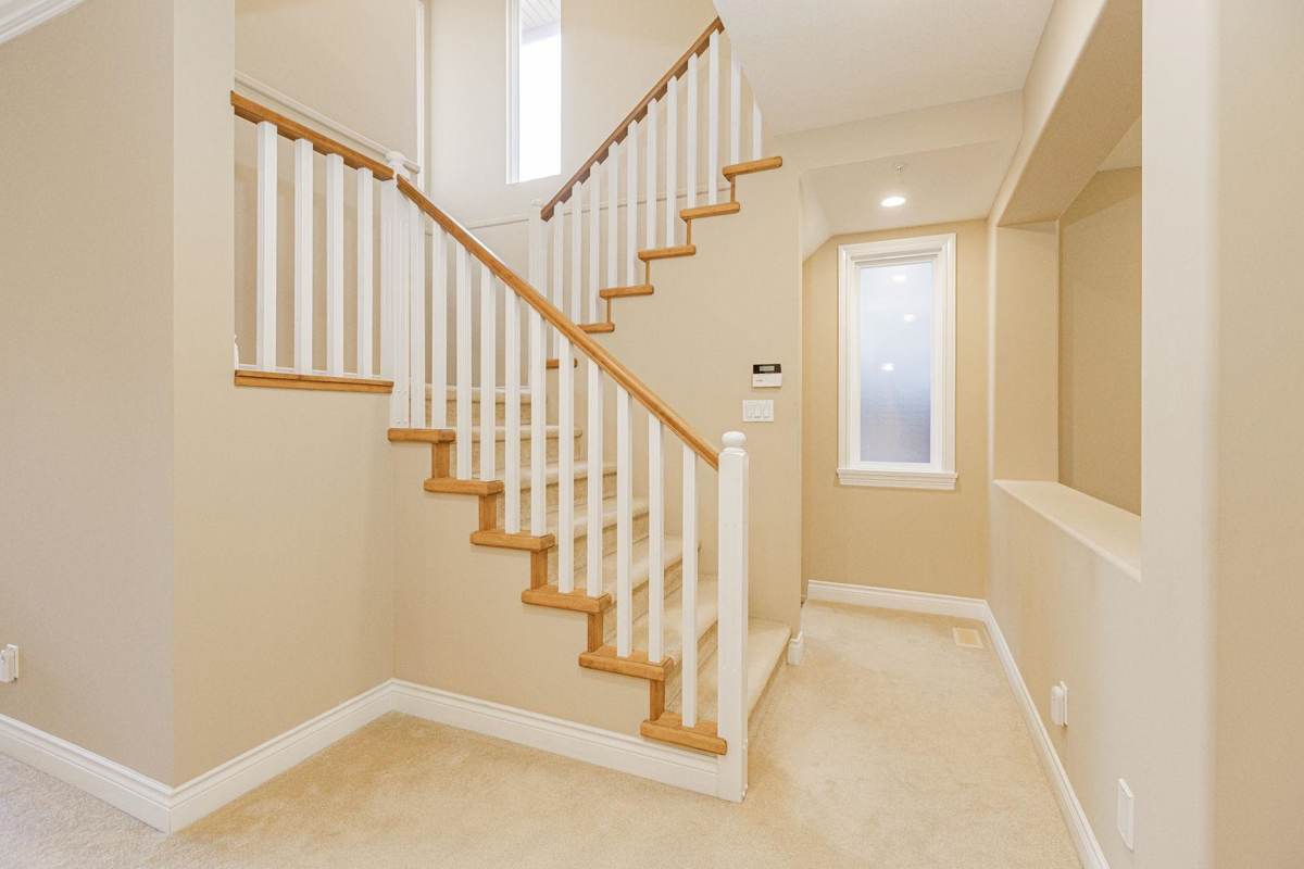 Dining Area Photo of 42 1705 Parkway Boulevard, Coquitlam, BC