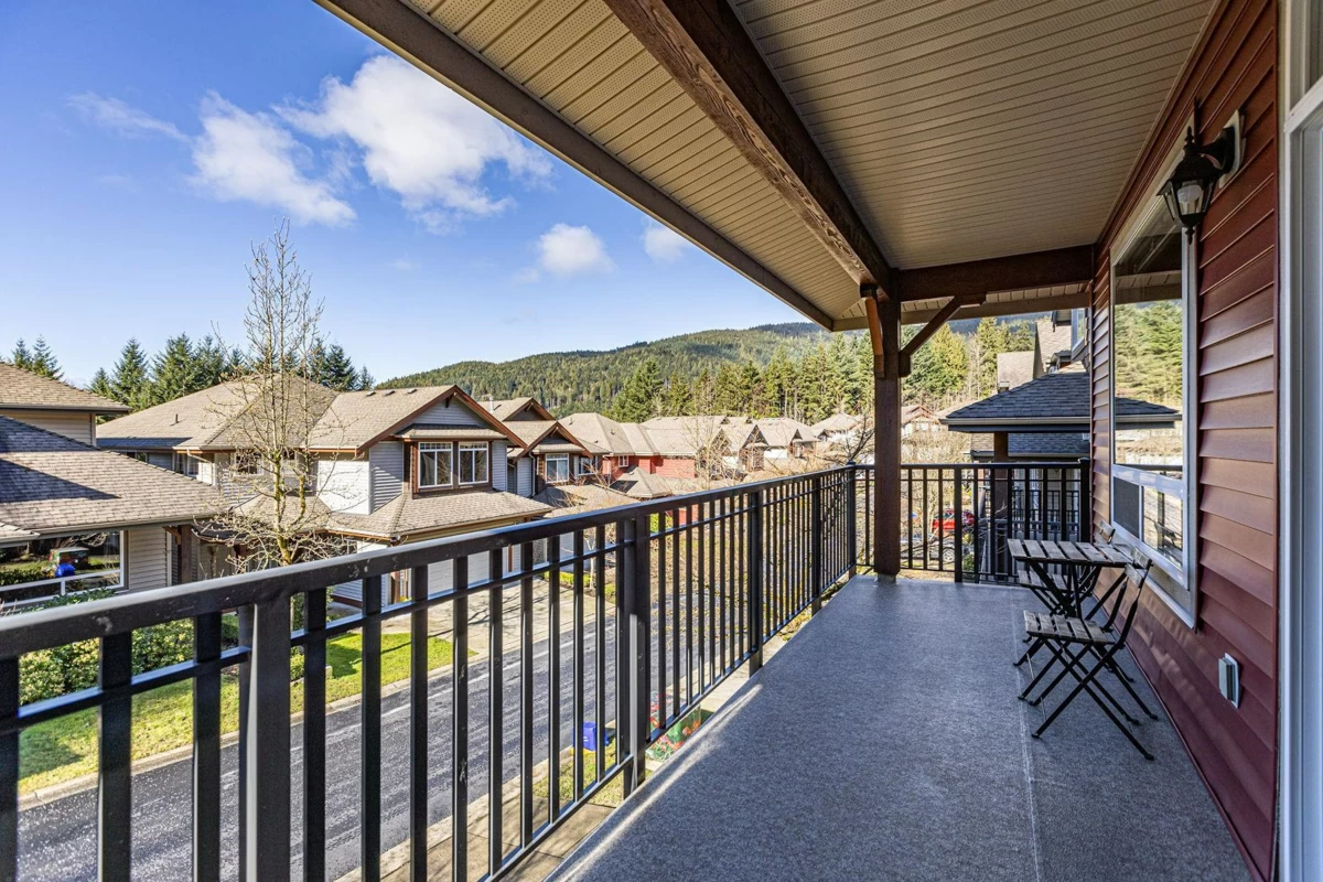 Family Room Photo of 42 1705 Parkway Boulevard, Coquitlam, BC