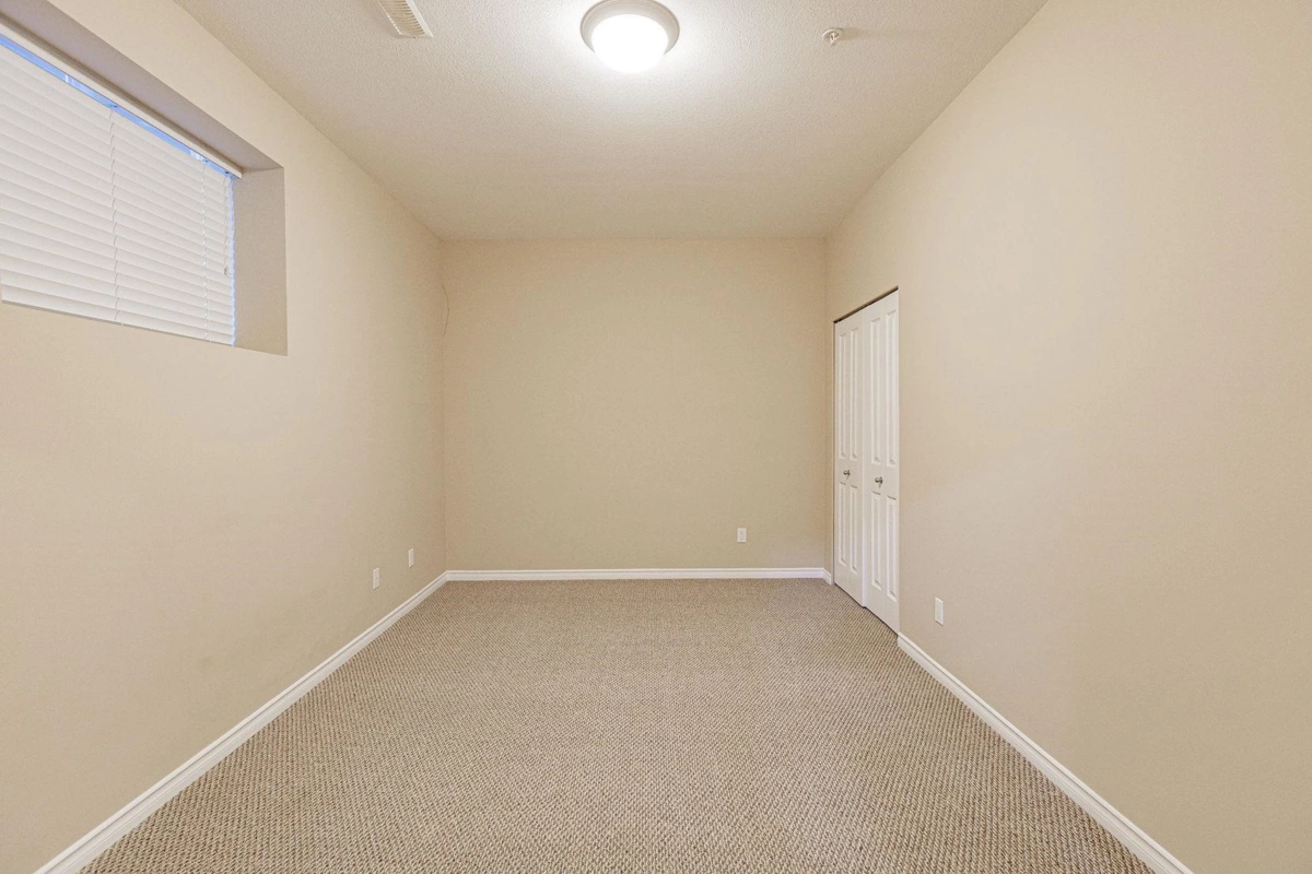 Guest Bathroom Photo of 42 1705 Parkway Boulevard, Coquitlam, BC