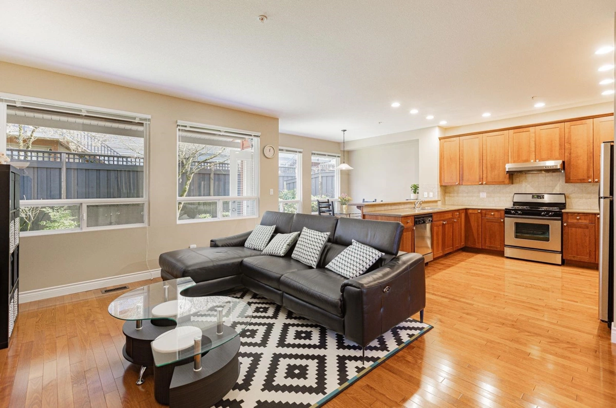Kitchen Photo of 42 1705 Parkway Boulevard, Coquitlam, BC