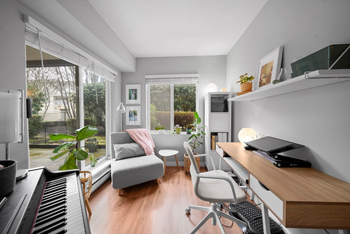 Entry Foyer Photo of 215 6359 198th Street, Langley, BC