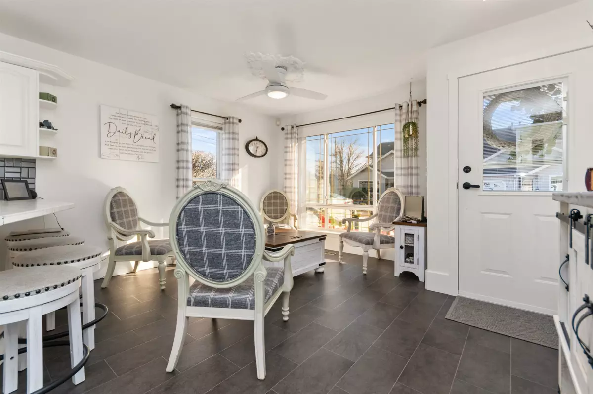 Family Room Photo of 7 8979 Broadway Street, Chilliwack, BC