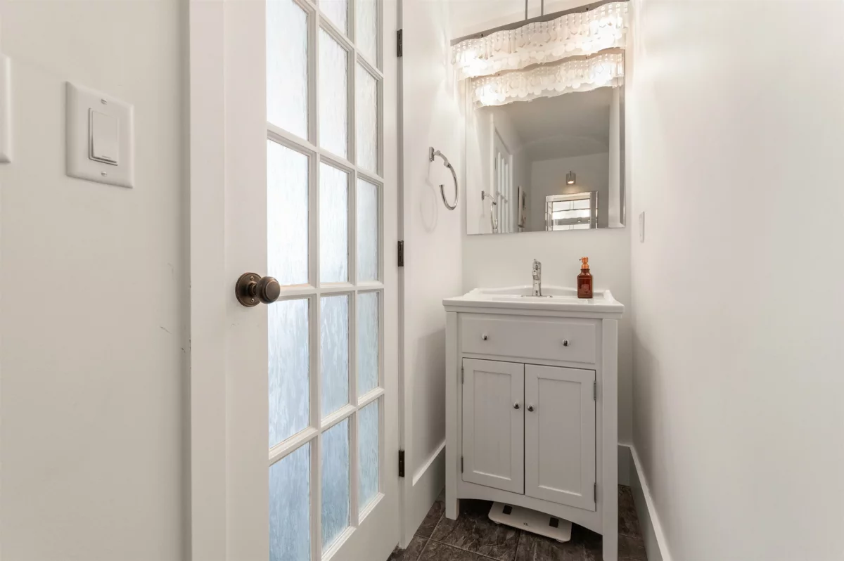 Laundry Room Photo of 7 8979 Broadway Street, Chilliwack, BC