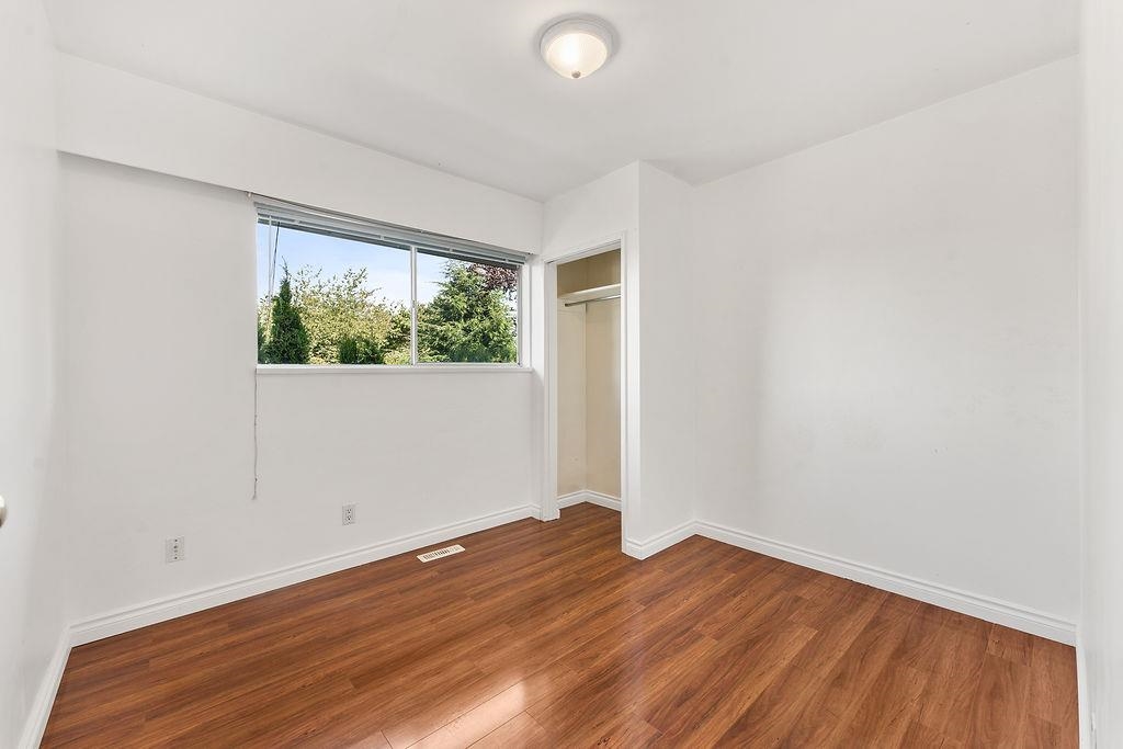 Hallway Photo of 11458 139 Street, Surrey, BC