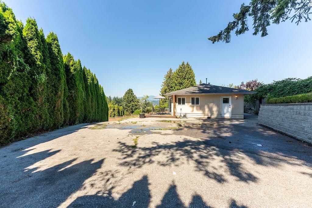 Swimming Pool Photo of 11458 139 Street, Surrey, BC