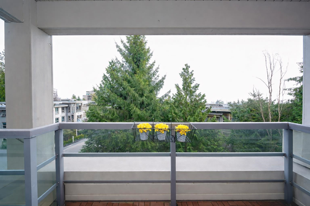 Office / Den Photo of 312 9329 University, Burnaby, BC