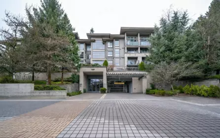 312 9329 University, Burnaby, BC