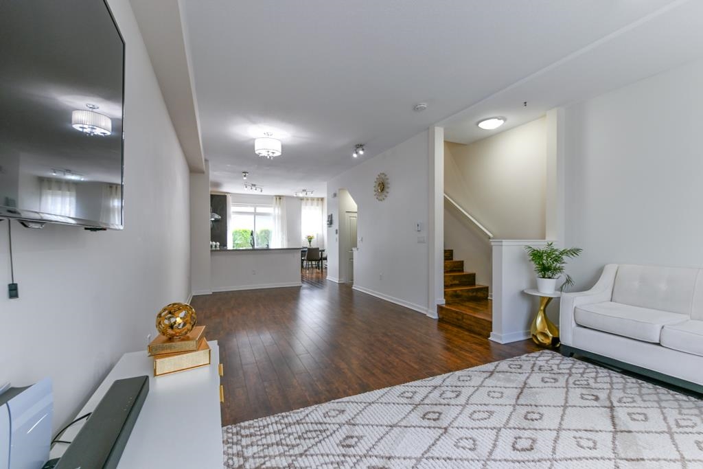 Kitchen Photo of 90 2729 158 Street, Surrey, BC