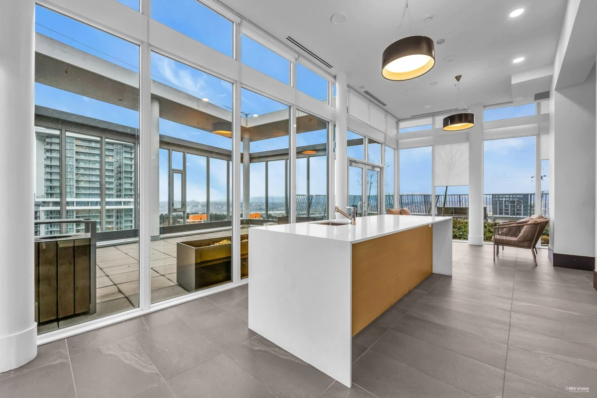 Walk-In Closet Photo of 2105 13438 Central Avenue, Surrey, BC