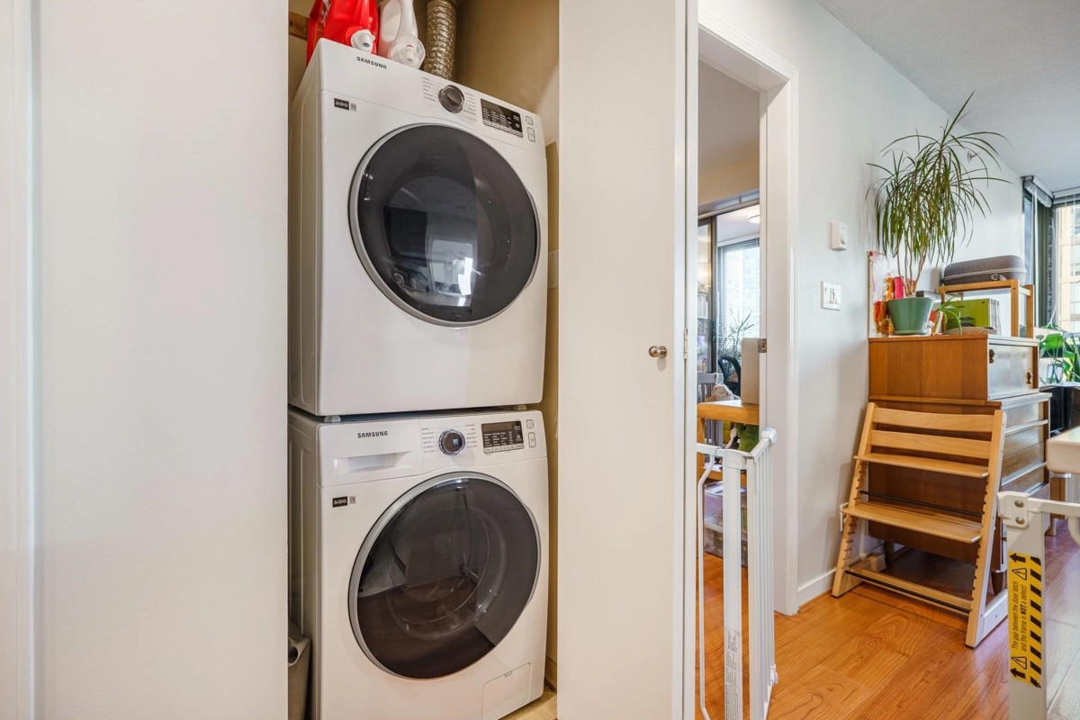 Guest Bathroom Photo of 1706 1367 Alberni Street, Vancouver, BC