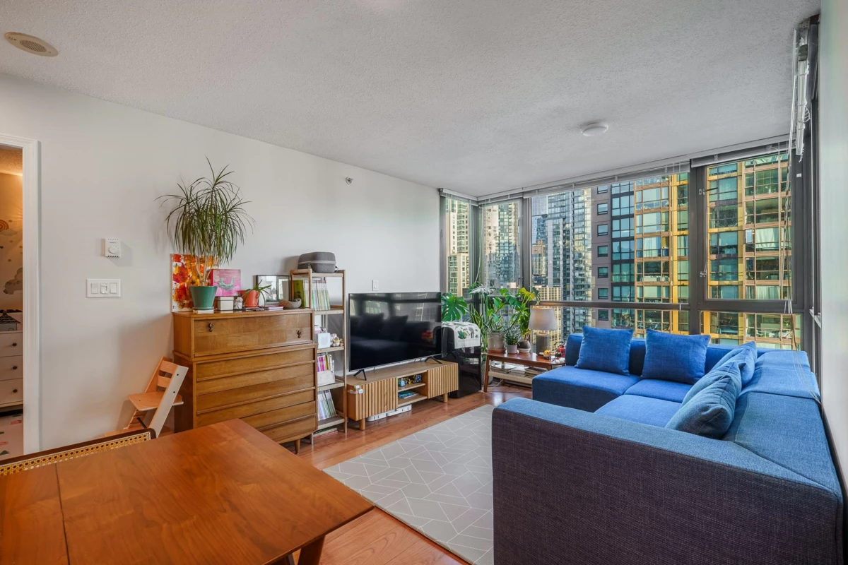 Living Room Photo of 1706 1367 Alberni Street, Vancouver, BC