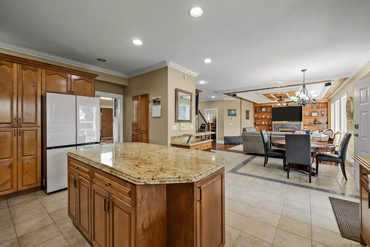 Breakfast Nook Photo of 15350 82 Avenue, Surrey, BC