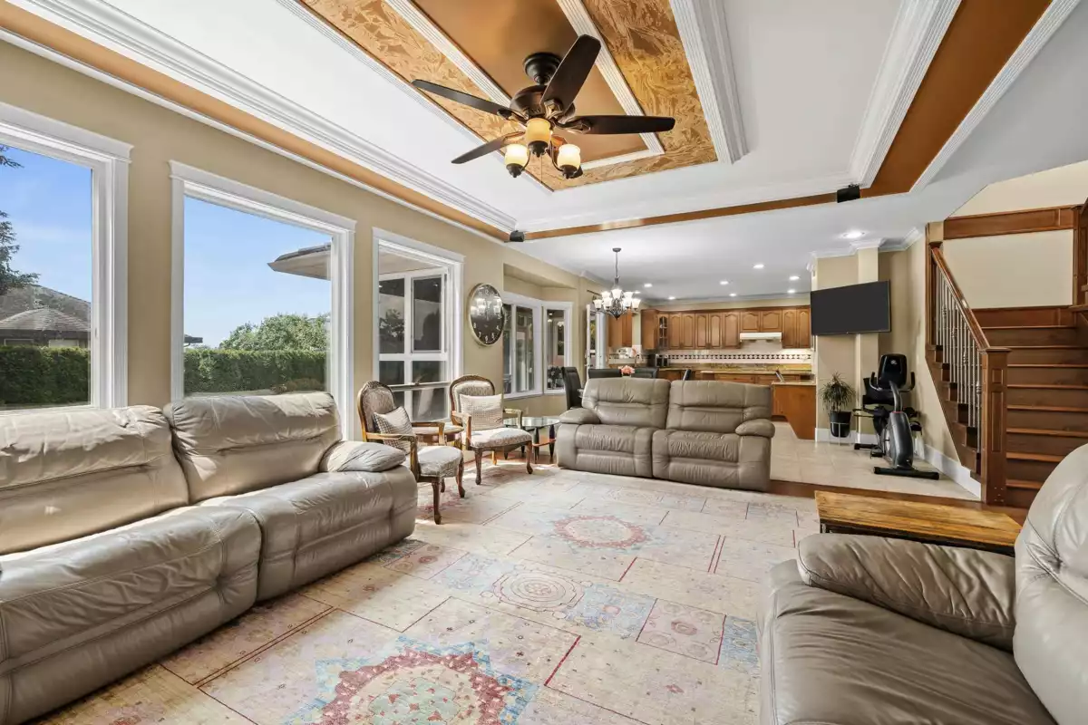 Guest Bathroom Photo of 15350 82 Avenue, Surrey, BC