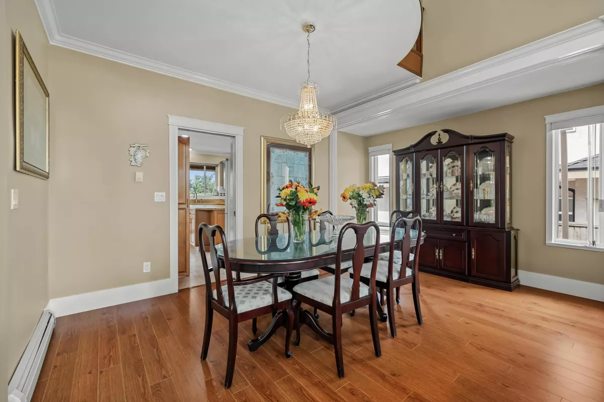 Powder Room Photo of 15350 82 Avenue, Surrey, BC