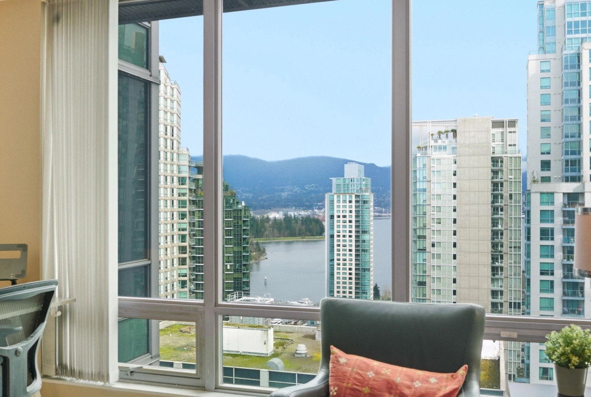 Walk-In Closet Photo of 1903 1288 W Georgia Street, Vancouver, BC
