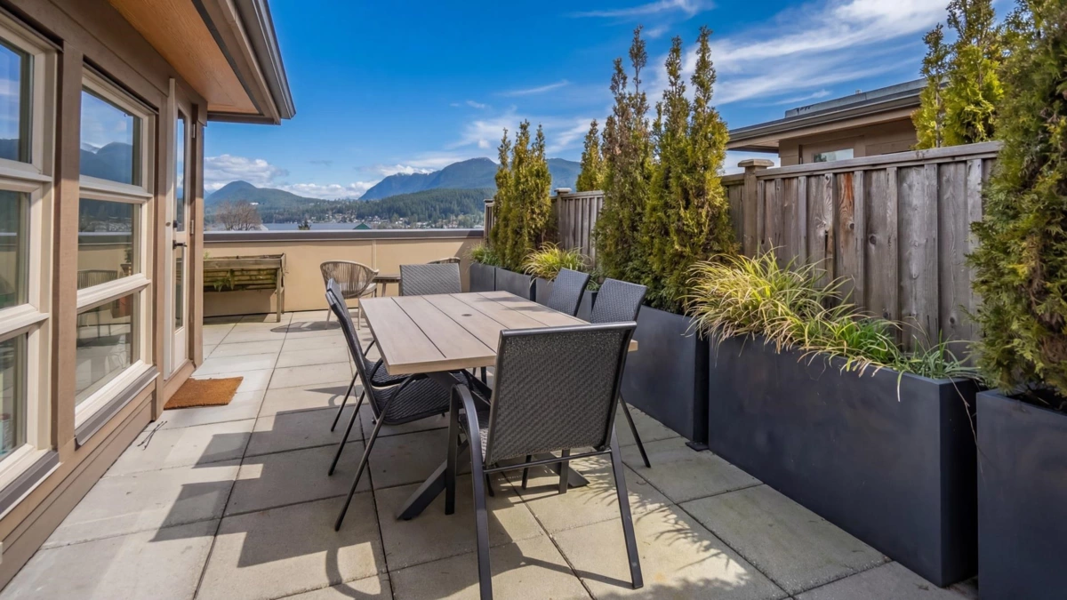 Hallway Photo of 2304 St Andrews Street, Port Moody, BC