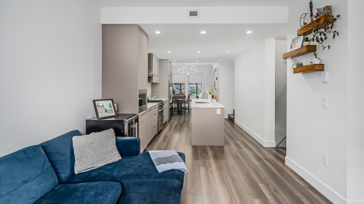 Kitchen Island Photo of 2304 St Andrews Street, Port Moody, BC