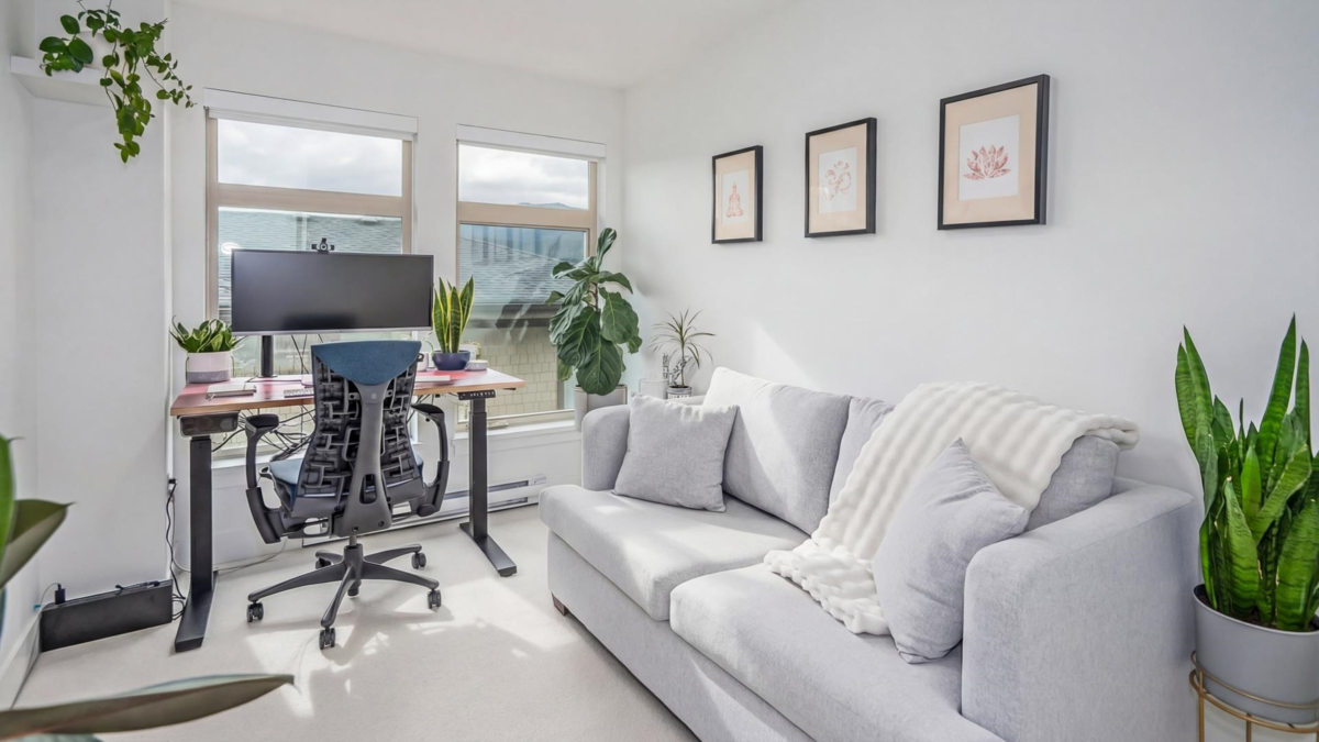 Office / Den Photo of 2304 St Andrews Street, Port Moody, BC