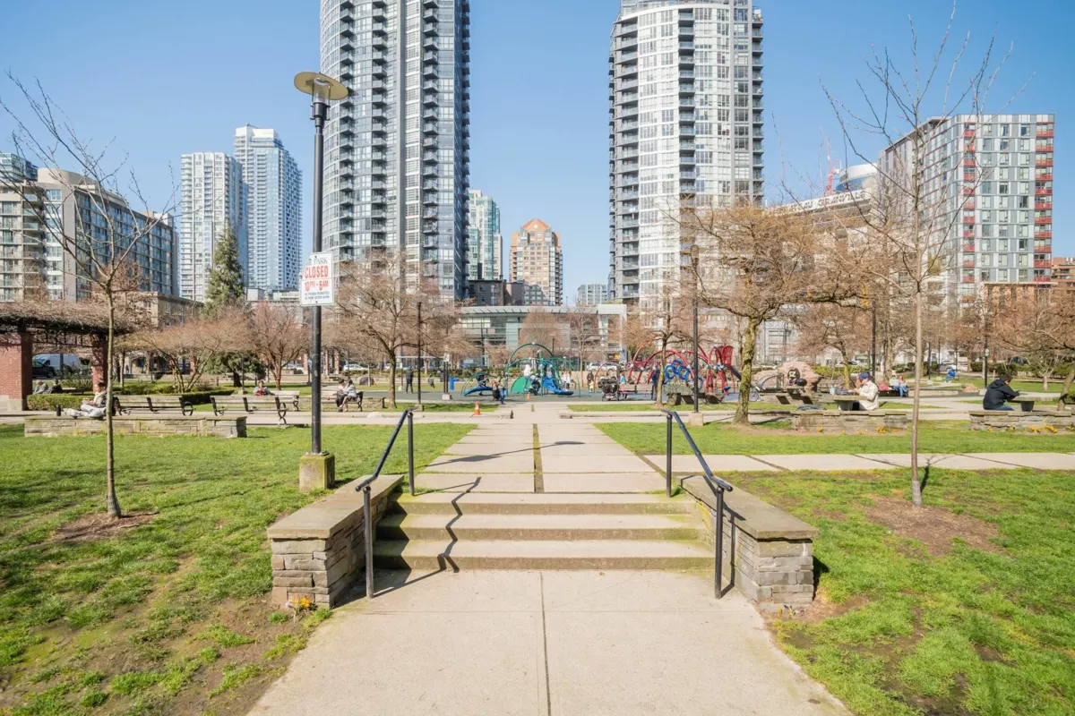 Entry Foyer Photo of 1202 1188 Richards Street, Vancouver, BC