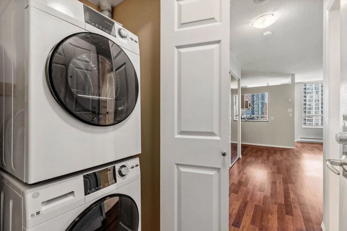 Guest Bathroom Photo of 1202 1188 Richards Street, Vancouver, BC