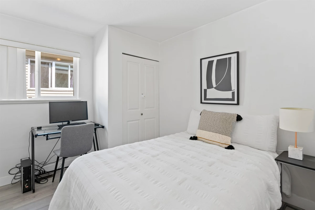 Hallway Photo of 869 Seymour Boulevard, North Vancouver, BC