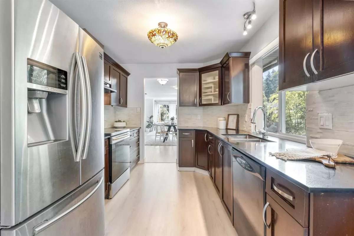 Kitchen Photo of 869 Seymour Boulevard, North Vancouver, BC