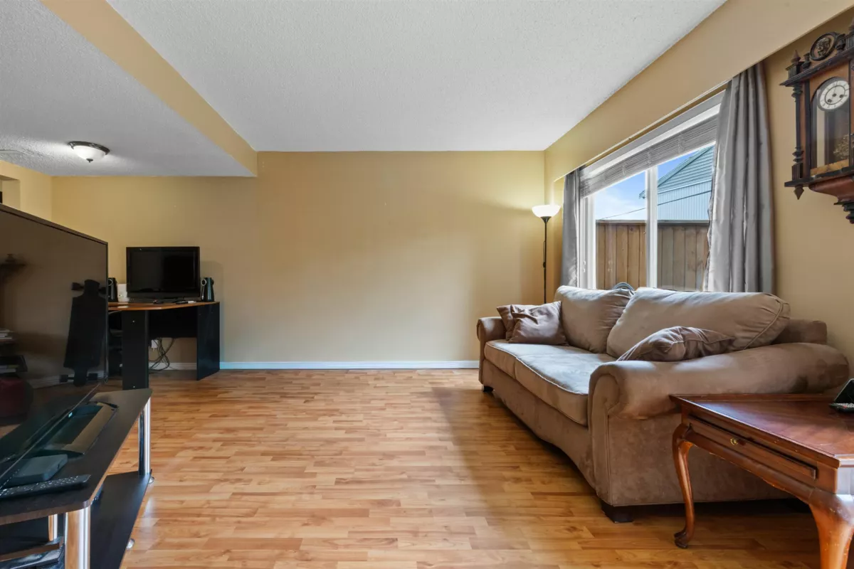 Guest Bathroom Photo of 75 45185 Wolfe Road, Chilliwack, BC