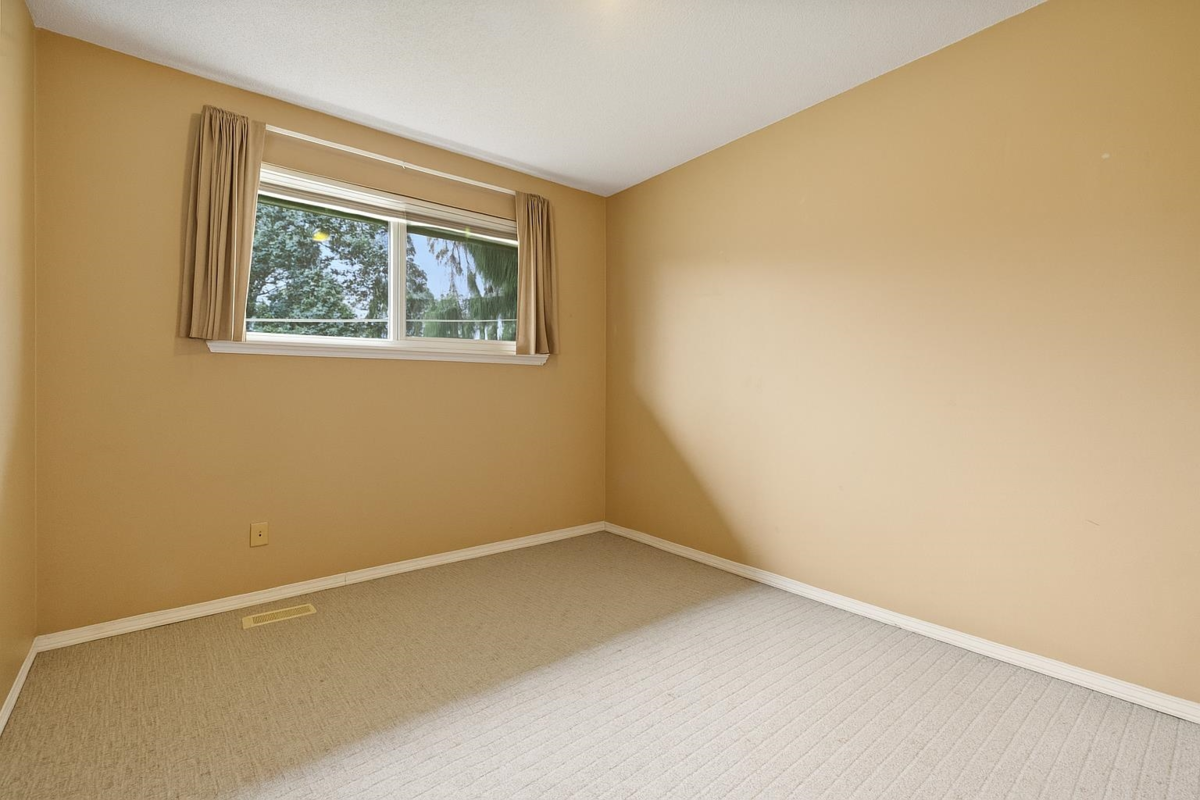 Staircase Photo of 75 45185 Wolfe Road, Chilliwack, BC