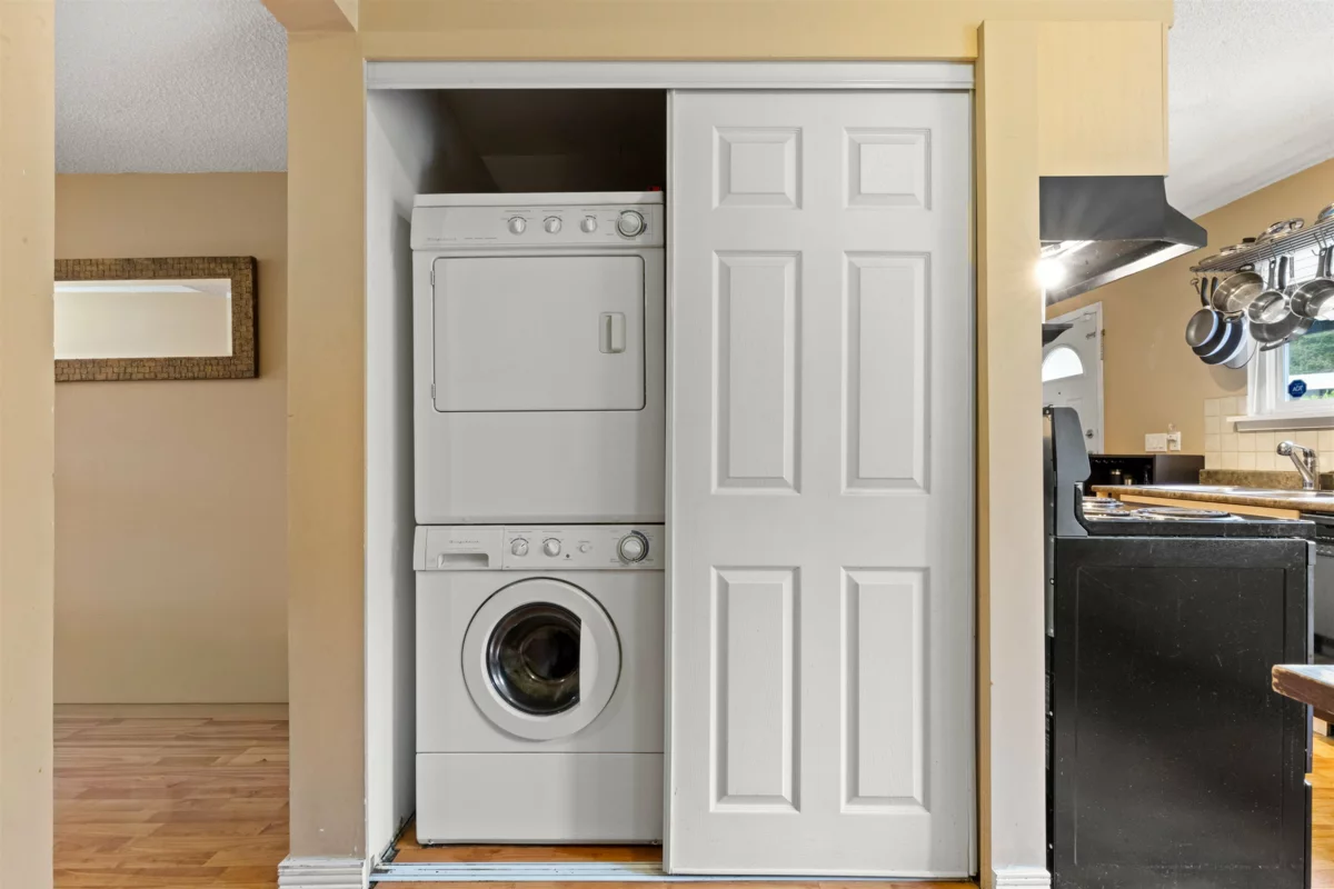 Walk-In Closet Photo of 75 45185 Wolfe Road, Chilliwack, BC